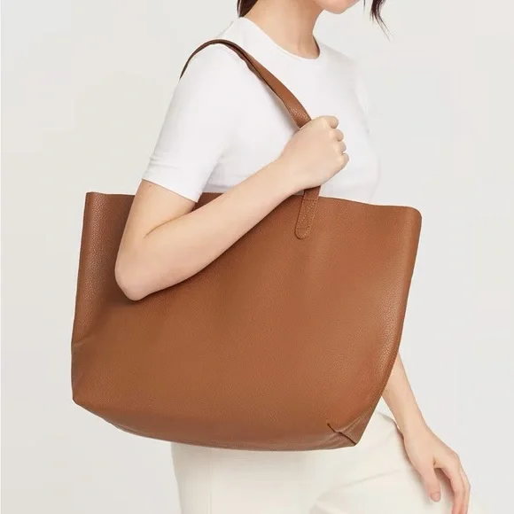 Cuyana | Classic Leather Tote in Caramel Leather - Picture 8 of 8